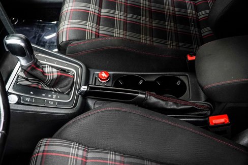 Used 2017 Volkswagen GTI Sport image 17