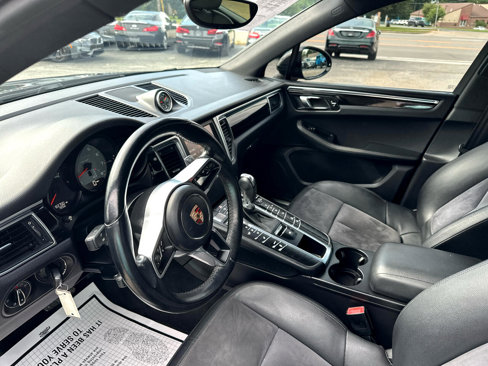 Used 2015 Porsche Macan S w/ Infotainment Package image 10