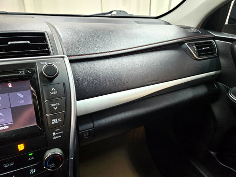 Used 2017 Toyota Camry LE image 24