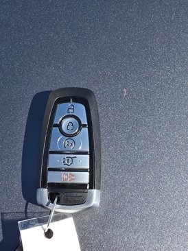 Used 2024 Ford Edge Titanium image 3