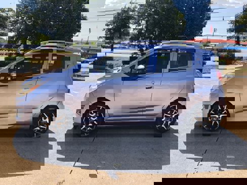 Used 2014 Chevrolet Spark LT image 2