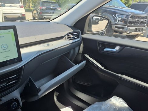 New 2025 Ford Escape SE image 19