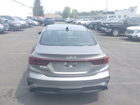 Used 2022 Kia Forte LXS w/ LXS Technology Package image 4