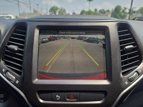 Used 2019 Jeep Cherokee Trailhawk image 26