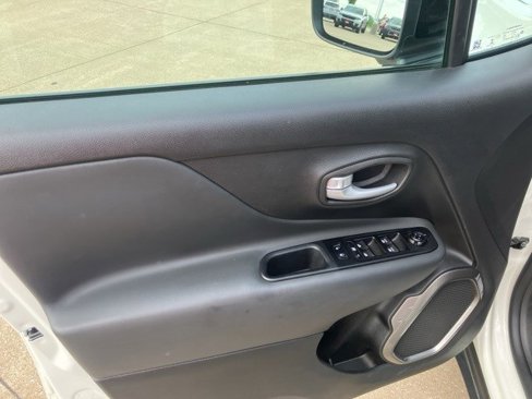 Certified 2023 Jeep Renegade Limited image 8