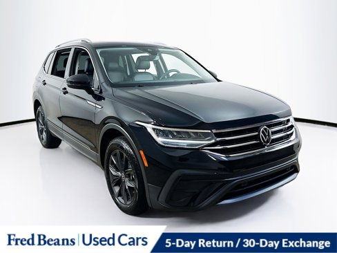 Used 2022 Volkswagen Tiguan SE w/ Panoramic Sunroof Package image 1