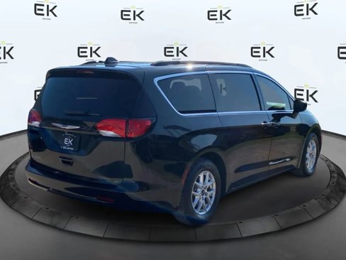 Used 2020 Chrysler Voyager Lxi image 3