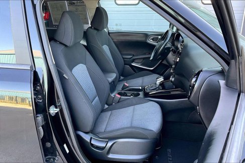 Used 2023 Kia Soul EX image 7