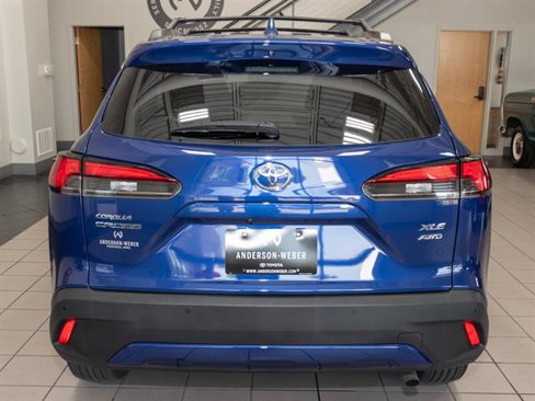 Used 2022 Toyota Corolla Cross XLE image 19