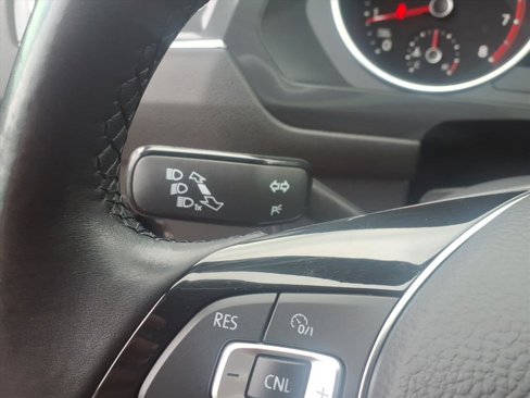 Used 2019 Volkswagen Tiguan SE image 24