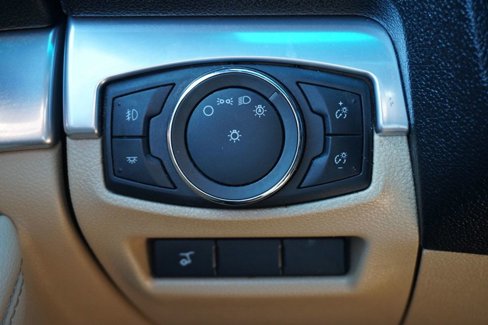 Used 2016 Ford Explorer Limited image 26