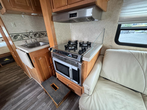 Used 2006 Ford E-450 and Econoline 450 image 21