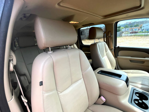 Used 2014 Chevrolet Suburban LT image 61
