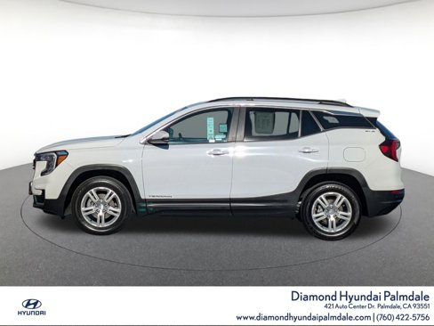 Used 2023 GMC Terrain SLE w/ Driver Convenience Package image 4