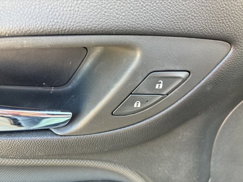 Used 2023 Chevrolet Equinox RS w/ RS Leather Package image 8