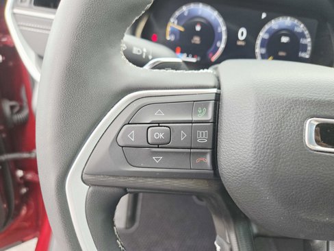 Used 2024 Jeep Grand Cherokee Altitude image 22
