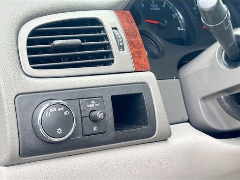Used 2013 Chevrolet Avalanche LT w/ All-Star Edition image 17