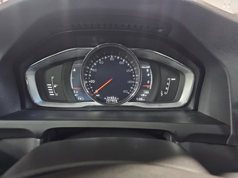 Used 2018 Volvo S60 T5 Inscription image 19