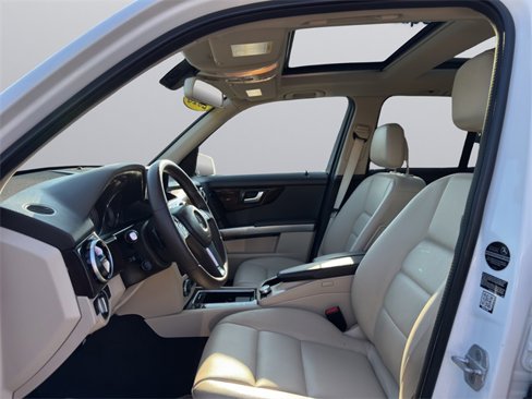 Used 2015 Mercedes-Benz GLK 350 4MATIC image 9