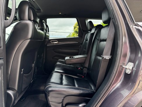 Used 2017 Jeep Grand Cherokee Limited image 14