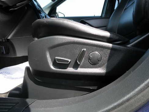Used 2017 Ford Explorer XLT w/ Equipment Group 202A image 9