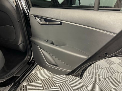 Used 2023 Kia Niro LX image 30