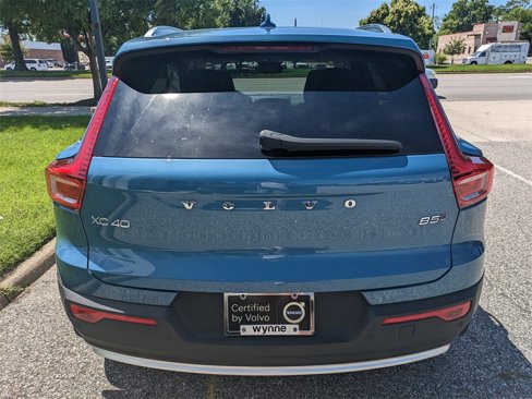 Certified 2024 Volvo XC40 B5 Plus w/ Protection Package Premier image 5