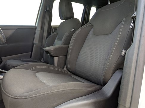 Used 2021 Jeep Renegade Latitude w/ Sun & Sound Group image 15