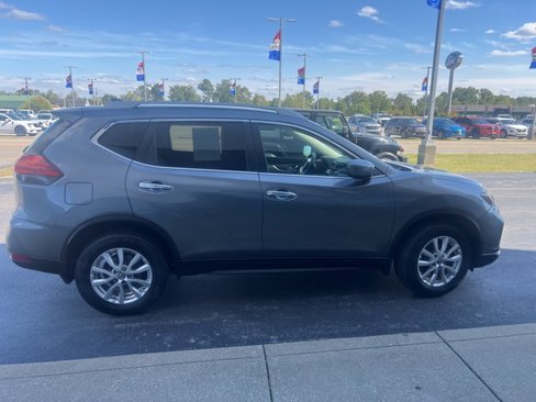 Used 2017 Nissan Rogue SV image 8