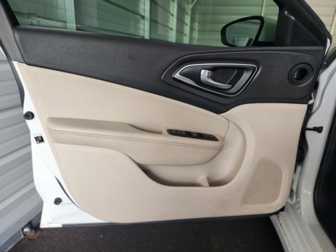 Used 2017 Chrysler 200 Limited Platinum image 24