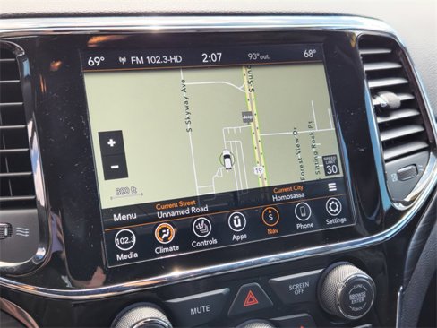 Certified 2021 Jeep Grand Cherokee Laredo X image 22