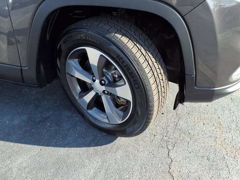 Used 2019 Jeep Cherokee Limited image 38