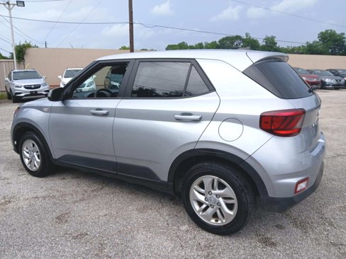 Used 2023 Hyundai Venue SE image 7