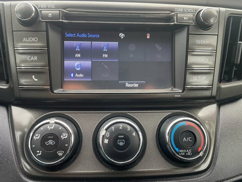 Used 2015 Toyota RAV4 LE image 8