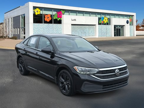 Certified 2022 Volkswagen Jetta SE image 1