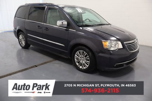 Used 2013 Chrysler Town & Country Touring-L image 1