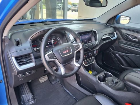 Used 2024 GMC Terrain SLT image 30