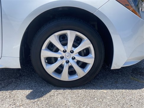 Used 2022 Toyota Corolla LE w/ Carpet Mat Package (TMS) image 9