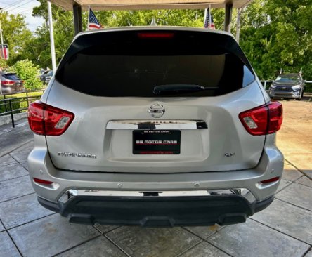 Used 2019 Nissan Pathfinder SV image 3
