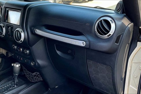 Used 2011 Jeep Wrangler Unlimited Rubicon image 17