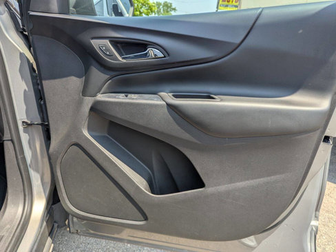 Used 2019 Chevrolet Equinox LT image 9