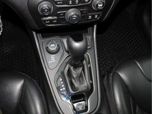 Certified 2020 Jeep Cherokee Latitude Plus image 21