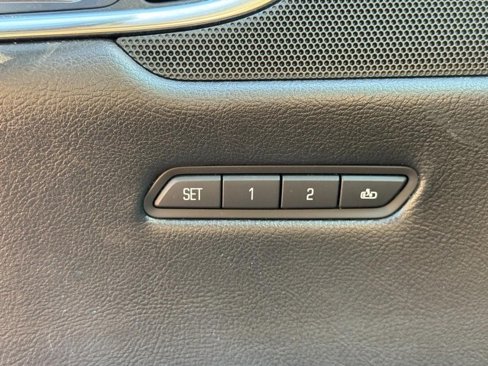 Used 2017 Cadillac XT5 Luxury w/ Driver Awareness Package image 16