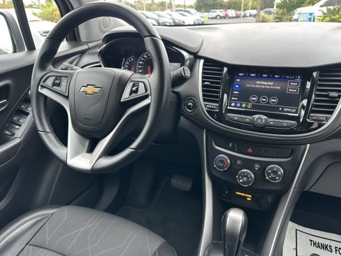 Used 2021 Chevrolet Trax LT w/ LT Convenience Package image 31
