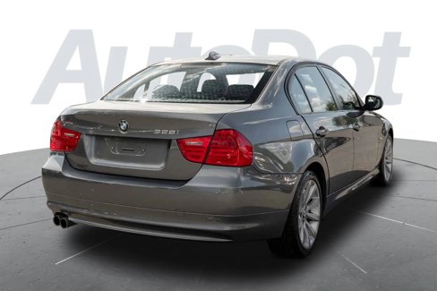 Used 2011 BMW 328i xDrive Sedan w/ Premium Pkg image 3