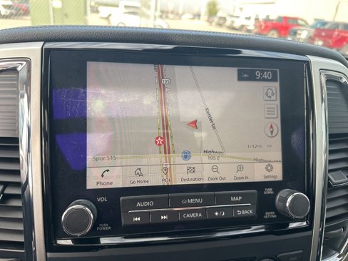 Used 2020 Nissan Titan SL w/ Moonroof Package image 27