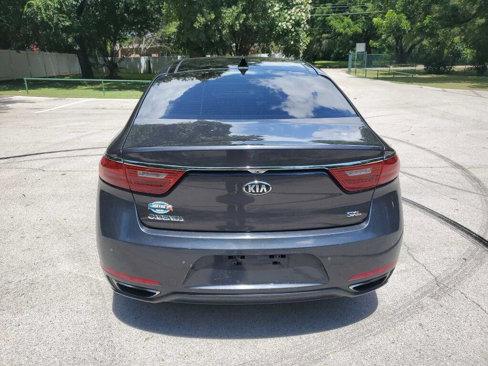 Used 2017 Kia Cadenza Limited image 5