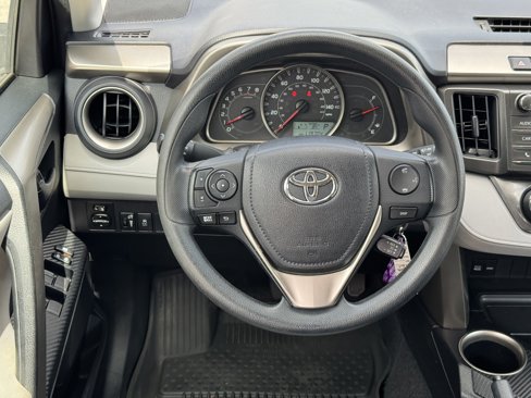 Used 2015 Toyota RAV4 LE image 15
