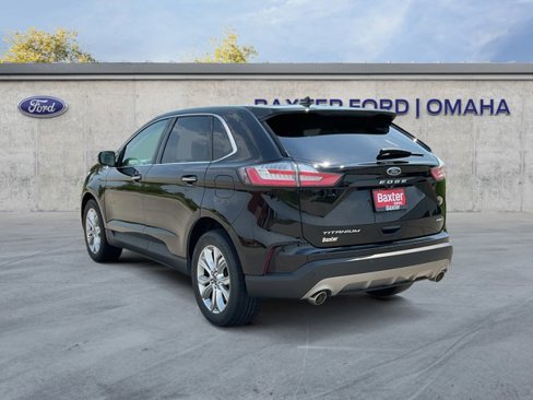 Certified 2022 Ford Edge Titanium image 3