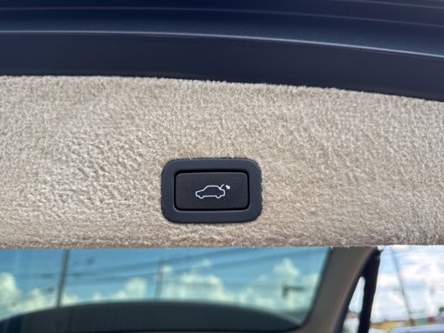 Used 2015 Volvo XC60 T6 w/ Protection Package image 15